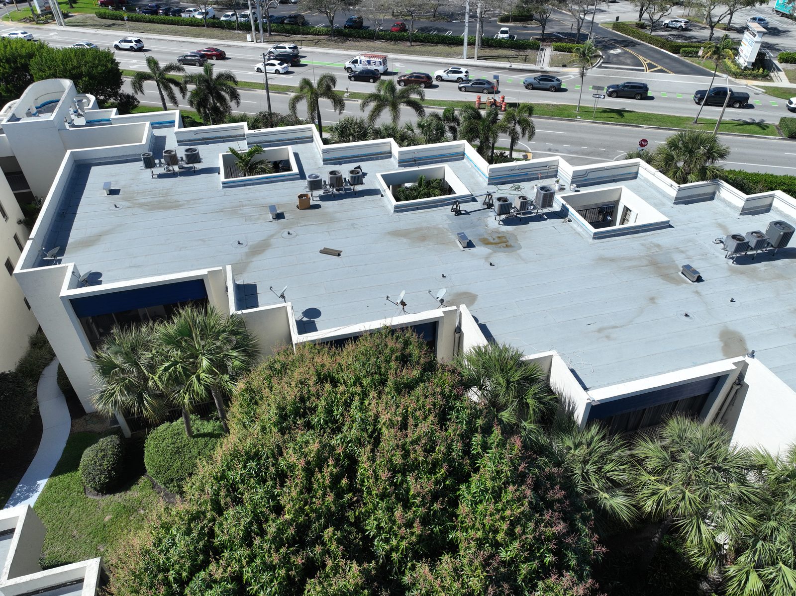 Commercial flat roof system on a South Florida office building